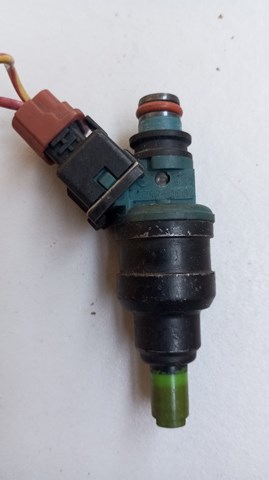 Форсунка вприску палива MD175610 MITSUBISHI