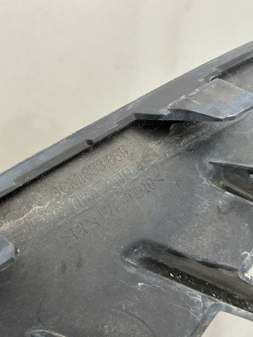 Решітка 3CM853665 VAG