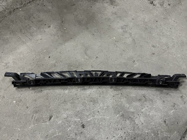 Кронштейн бампера заднього, центральний A1678800701 MERCEDES