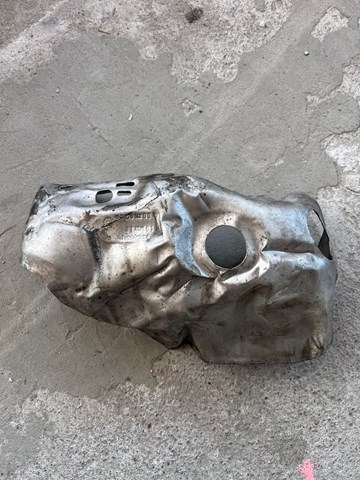 Кришка випускного колектора A2701420000 MERCEDES