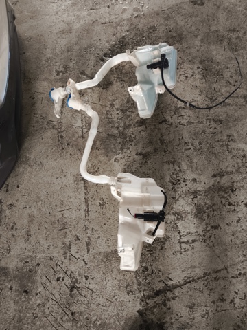 Горловина бачка омивача LR025825 LAND ROVER