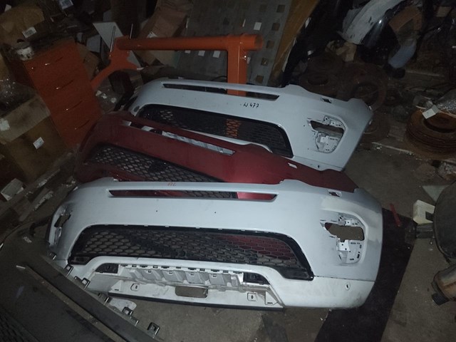 Бампер на авто LR077234 LAND ROVER