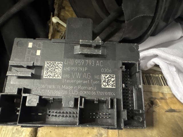 Блок комфорту передніх дверей 4H0959793AC VAG