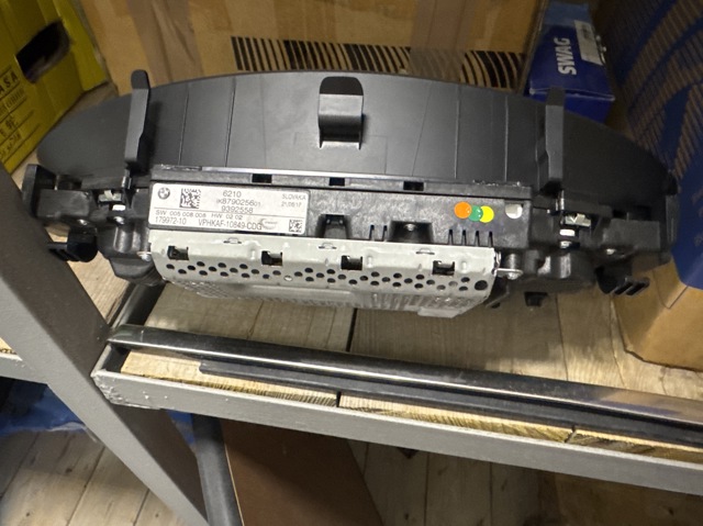 Покажчик напруги (вольтметр) 62109392558 BMW