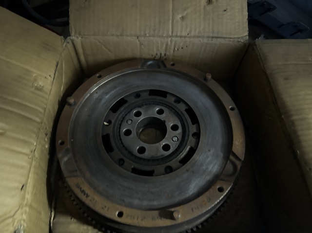 Маховик із зубчастим ободом в зборі 7512693 BMW