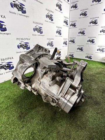 Ручна коробка передач 02S300047 VAG