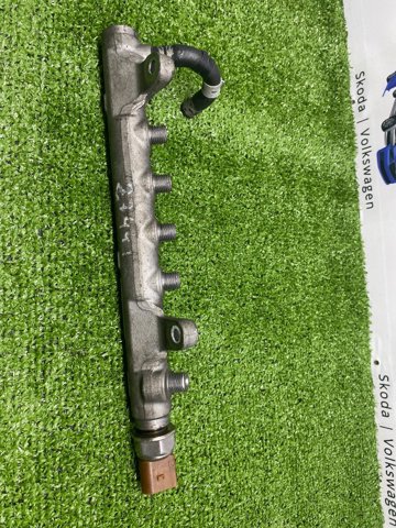 Розподільник палива 03L130089 VAG
