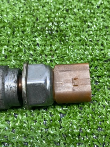 Датчик тиску палива 03L906054A VAG
