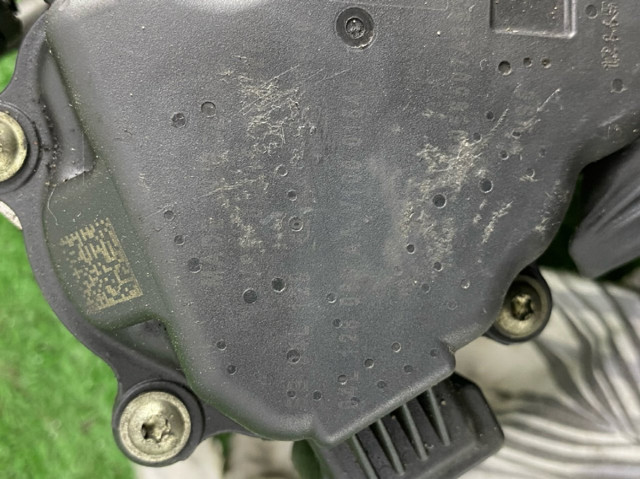 Заслінка повітряна 04L128059AA VAG