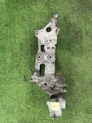 Кронштейн кріплення генератора 04L903143B VAG