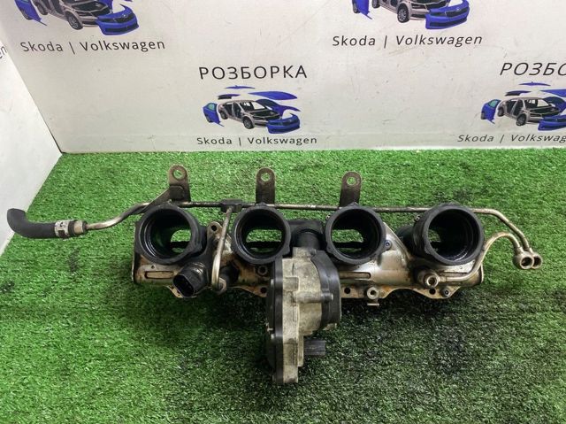 Паливна рампа 06D133209T VAG