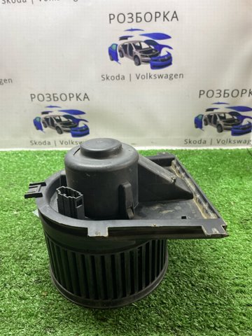Електродвигуни (електродвигун обігрівача) або розетка причепа штепсельная 1J1819021A VAG