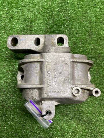 Права подушка мотора 1K0199262AM VAG