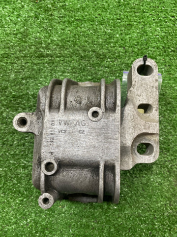 Права подушка двигуна 1K0199262P VAG