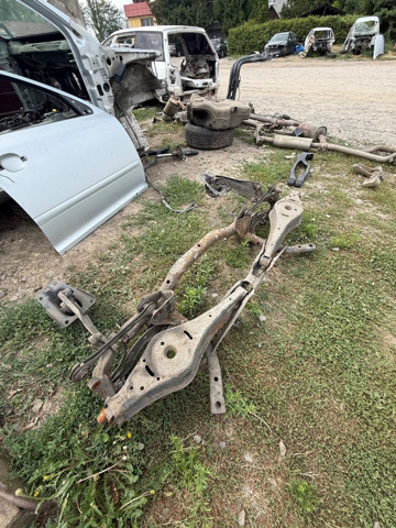 Балка задньої підвіски поперечна 1K0505315BG VAG