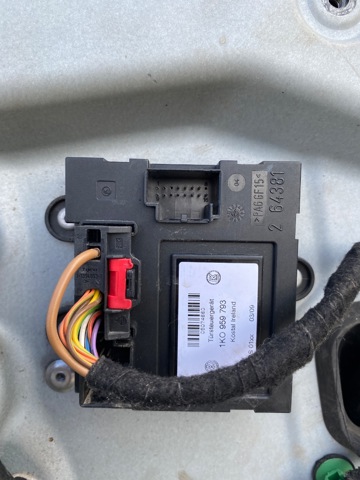 Блок комфорту передніх дверей 1K0959793 VAG