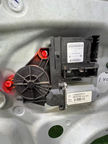 Привід ліфта передній 1T0959701D VAG