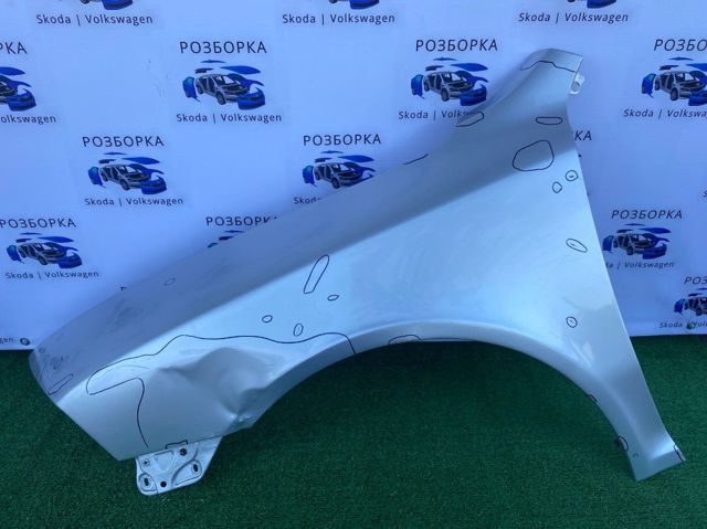 Ліве переднє крило 1Z0821105A VAG