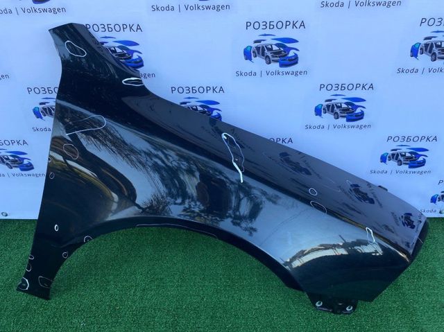 Переднє праве крило 1Z0821106A VAG