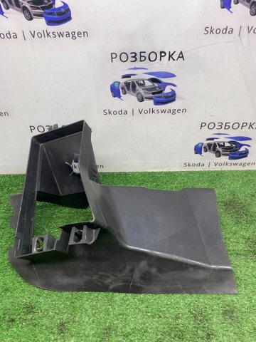 Дифузор інтеркулера 3B0121467D VAG