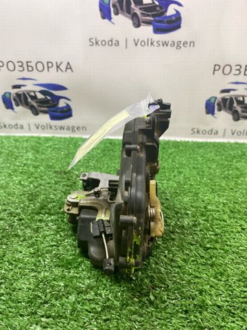 Замок задніх дверей, лівих 3B4839015A VAG