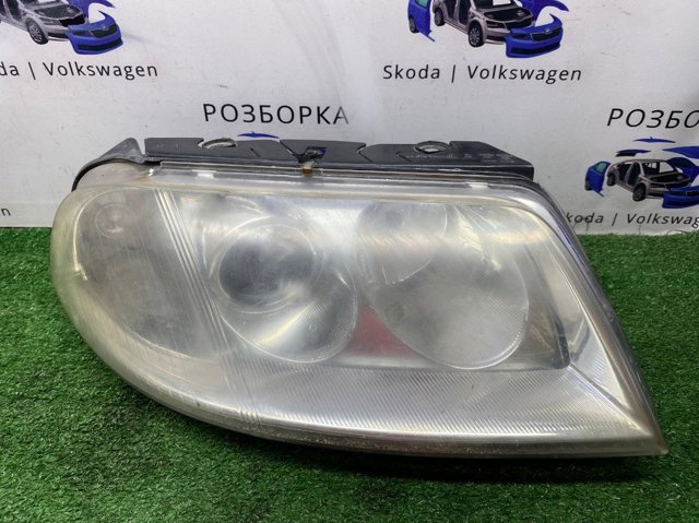 Фара передня права 3B7941018M VAG