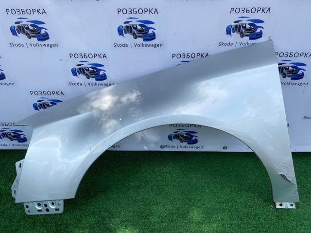 Бічна частина передня ліва 3C0821021 VAG