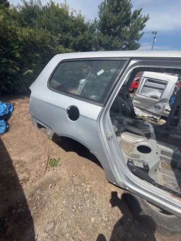 Бічна частина задні праві 3C9809844 VAG
