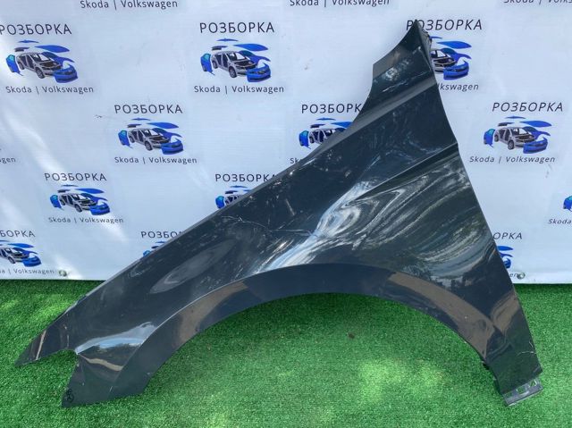 Ліве переднє крило 3G0821021B VAG