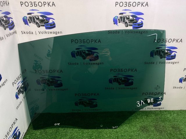 Скло задньої двері лівої 3G5845025 VAG