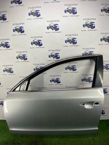 Водійські двері 3T0831055 VAG