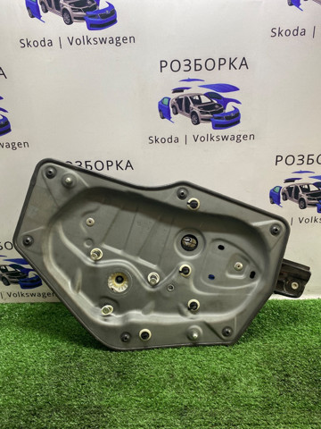 Механізм склопідйомника двері задньої, правої 3T0839462 VAG