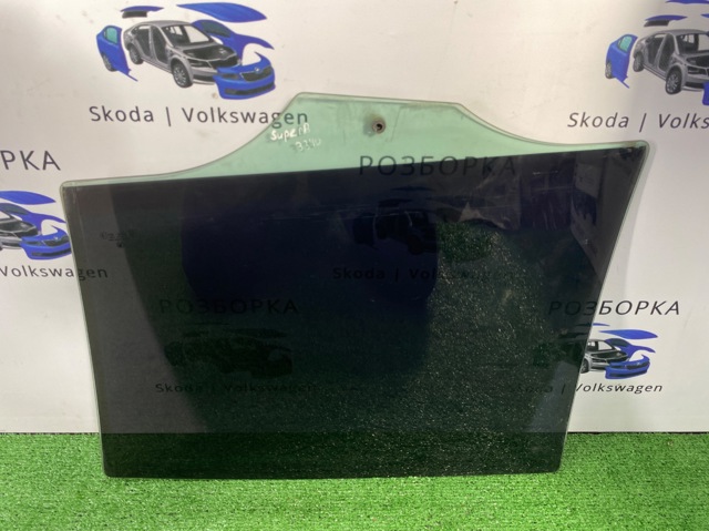 Скло задньої двері правої 3T5845206 VAG
