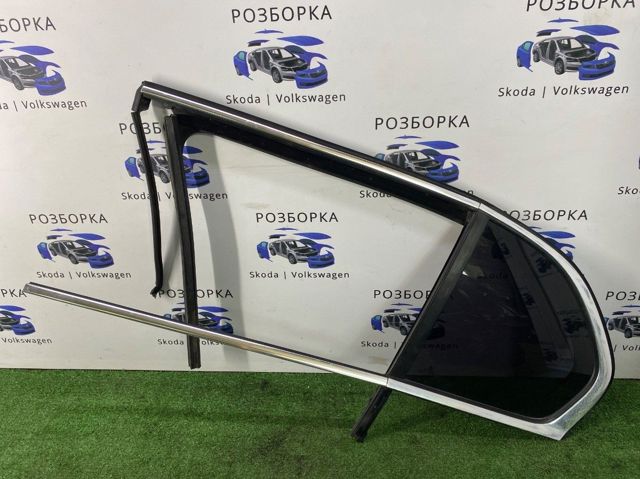 Скло-кватирка двері, задньої, лівої 3T5845209AM VAG