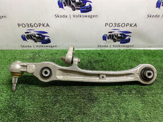 Важіль передньої підвіски нижній, лівий/правий 4F0407151A VAG