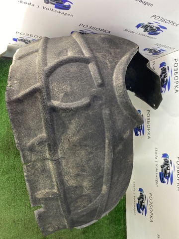 Подкрильнікі переднього крила, правий 4L0809962E VAG