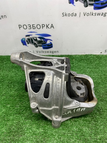 Права подушка мотора 4M0199372FE VAG