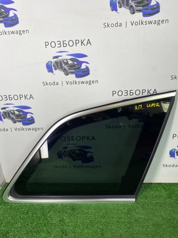 Стукло багажника, праве 4M0845298C VAG