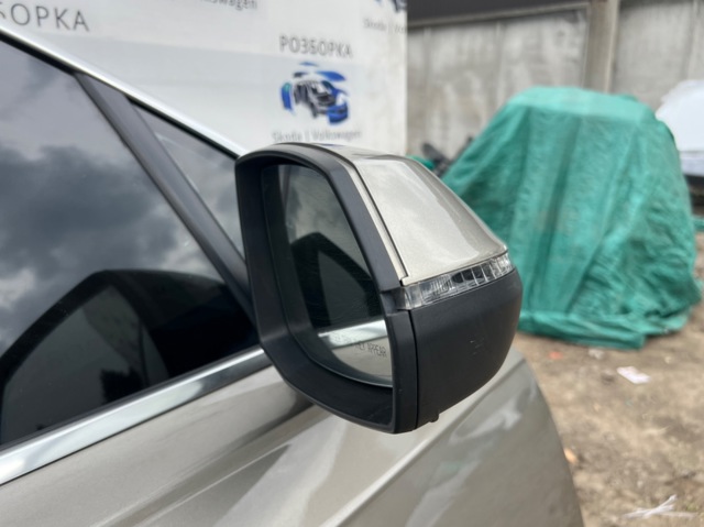 Праве бокове дзеркало 4M1857410L9B9 VAG