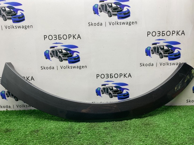Розширювач заднього крила, правий 4M8853818AGRU VAG