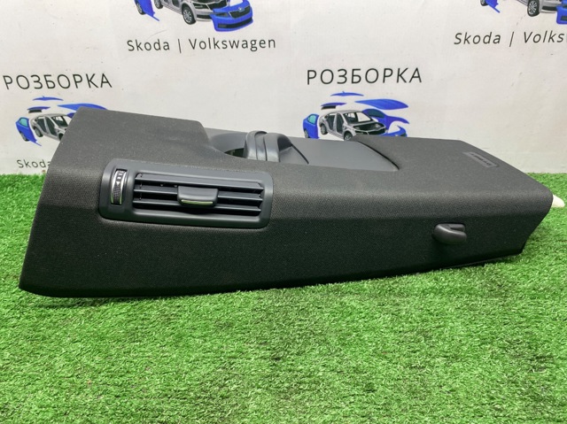 Обшивка стійки кузова внутрішня, середня права 4M8867244BYW5 VAG