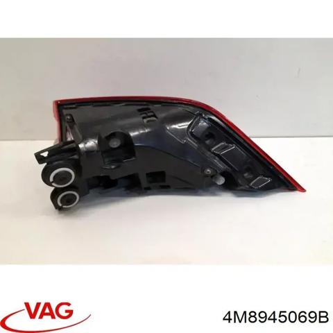 Задній лівий зовнішній ліхтар 4M8945069B VAG