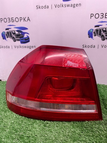 Задня ліва зовнішня фара 561945095H VAG