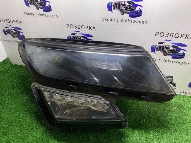 Фара правая 566941016B VAG