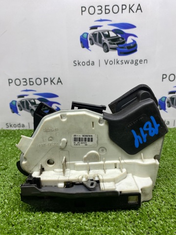 Замок водійських дверей 5E2837015 VAG