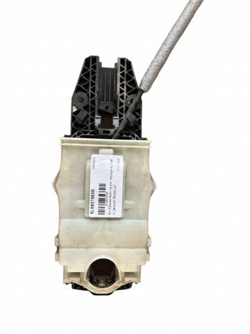 Тримач зовнішньої ручки дверей, передніх лівих 5L0837885B VAG