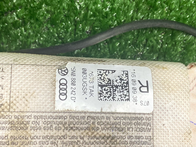Подушка безпеки AIRBAG спинки сидіння, правого 5N0880242D VAG