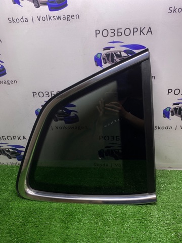 Стукло багажника, праве 5NN845042E VAG