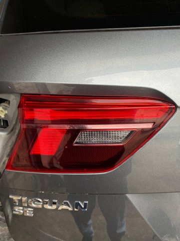 Задня ліва внутрішня фара 5NN945093 VAG