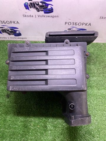 Корпус повітряного фільтра 5Q0129607S VAG